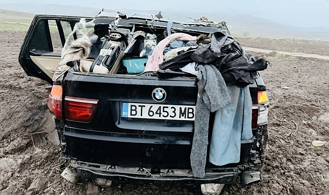 Afyonkarahisar&#039;da Gurbetçileri Taşıyan Otomobil Takla Attı: 5 Yaralı, Bir Çocuk Şoka Girdi