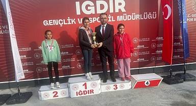 AKAY AKTAŞ'IN TORUNU TENİSDE IĞDIR İL BİRİNCİSİ OLDU