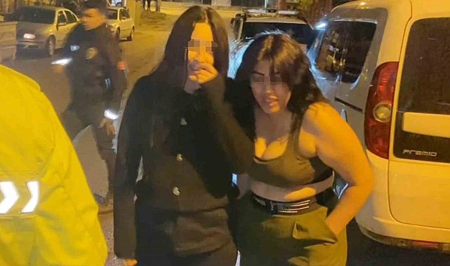 Aksaray&#039;da Alkollü Sürücü Polisten Kaçtı, Yakalanınca Gazeteciye Saldırdı