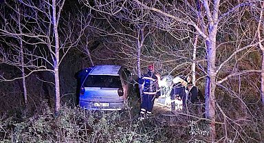 Akyazı'da Şarampole Uçan Otomobilde Şaşkınlık Veren Anlar: Yaralı Sedyede Sigara Yakmaya Çalıştı