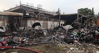 Antakya'da Depremzedelerin Konteyner Yuvaları Alevlere Teslim Oldu