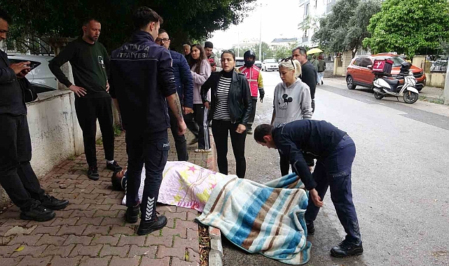 Antalya&#039;da Kaza: Vatandaşlar Yaralıları Yağmurdan ve Soğuktan Korudu