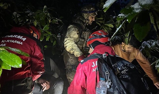 Artvin&#039;de Donmak Üzere Olan 4 Kaçak Göçmen Kurtarıldı