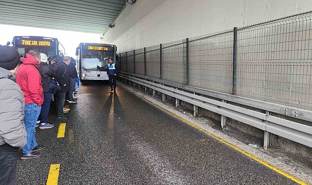Avcılar&#039;da Metrobüs Arızası: Yolcular Başka Araçla Devam Etti