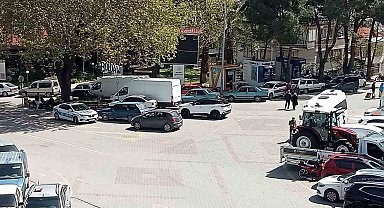Buldan'da Seyyar Satıcı ve Zabıta Arasında Kavga Çıktı