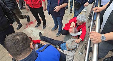 Cadde ortasında husumetlisini bıçakladı