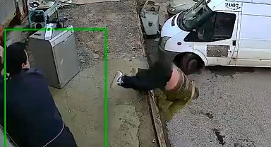 Denizli'de Alkollü Şahıs Önce Bıçak Çekti, Sonra Duvardan Düşerek Ağır Yaralandı