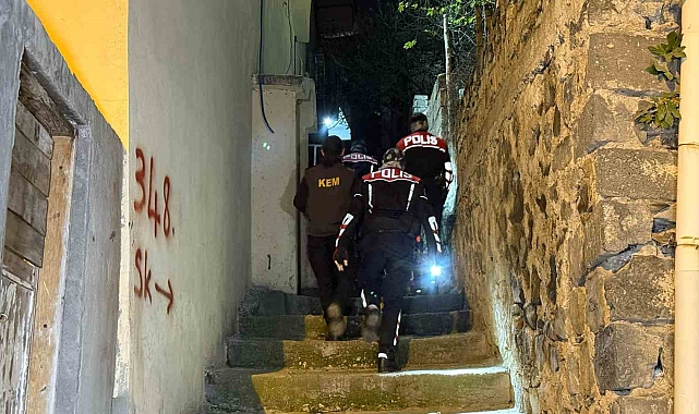 Diyarbakır&#039;da 300 polisle &#039;narko hançer&#039; uygulaması: 9 şüpheli hakkında işlem yapıldı