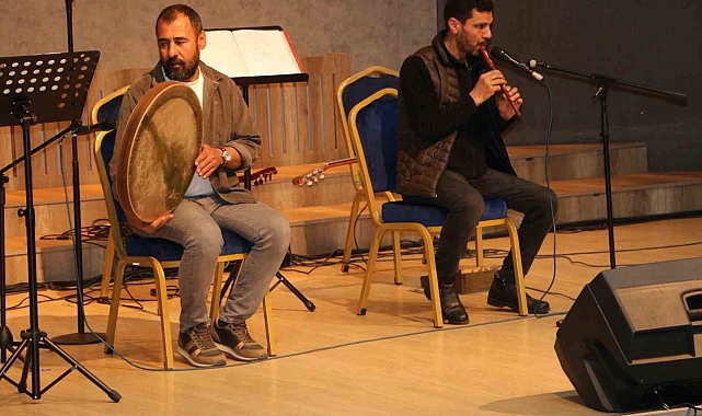 Diyarbakır&#039;da 8 Nisan Dünya Romanlar Günü Coşkuyla Kutlandı