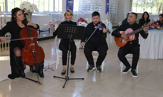 Diyarbakır&#039;da Eğitim Gönüllüleri ve Desteklenen Öğrenciler Bir Araya Geldi