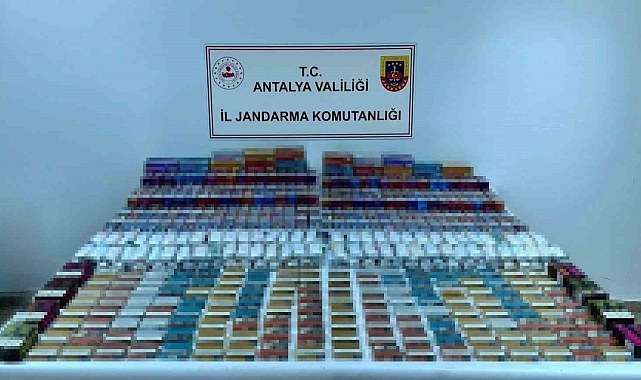 Döşemealtı&#039;nda Kaçak Sigara Operasyonu: Yüzlerce Elektronik Sigara Ele Geçirildi