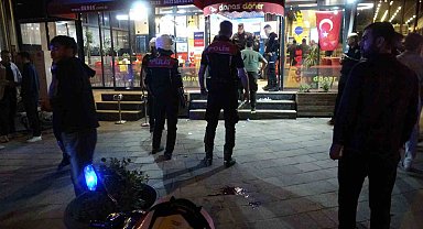 Dürümcü çalışanı ile inşaat işçilerinin kavgası kanlı bitti