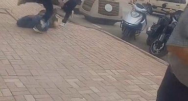 Elazığ Adliyesi Önünde Kavga Kamerada