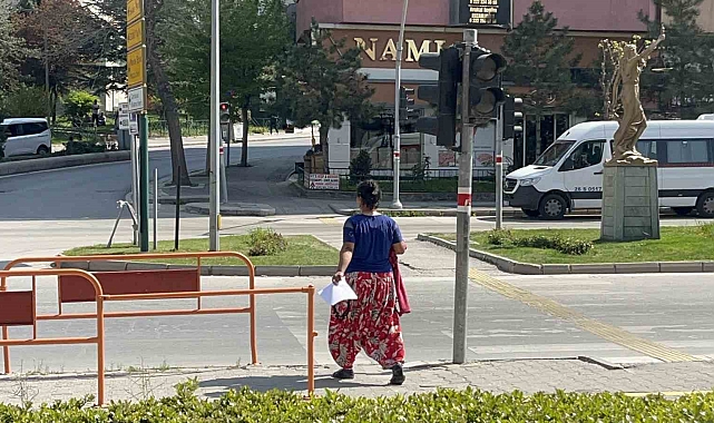 Eskişehir&#039;de Kucağındaki Çocuğa Sigara İddiası: Anne Serbest Bırakıldı, Baba Nikotin Testi İstedi