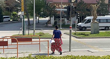 Eskişehir'de Kucağındaki Çocuğa Sigara İddiası: Anne Serbest Bırakıldı, Baba Nikotin Testi İstedi