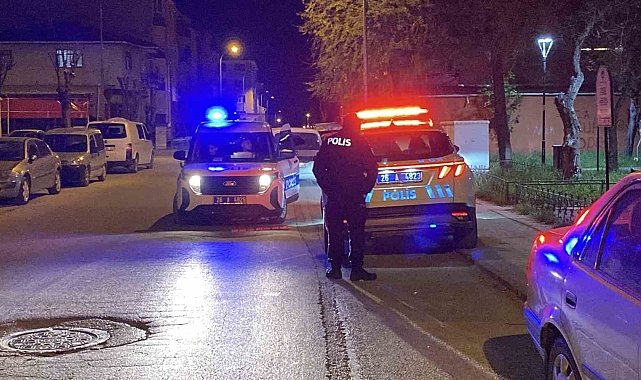 Eskişehir&#039;de Parkta Silahlı Bıçaklı Kavga: 1 Yaralı