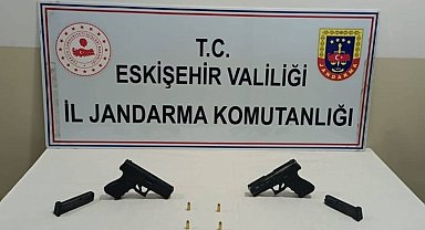 Eskişehir'de Ruhsatsız Tabanca Ticareti Yapan Şüpheli Tutuklandı