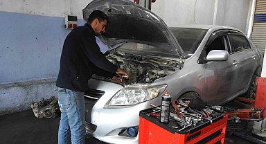 Gaziantep Sanayisinde Eleman Krizi Büyüyor: Oto Tamirciler Çırak ve Kalfa Bulmakta Zorlanıyor