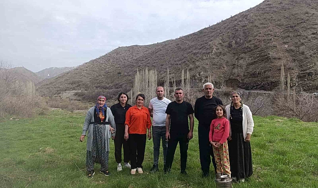 Hakkari&#039;de 30 Yıllık Hasret Sona Erdi: Kurudere Köyü Bayramda Açıldı