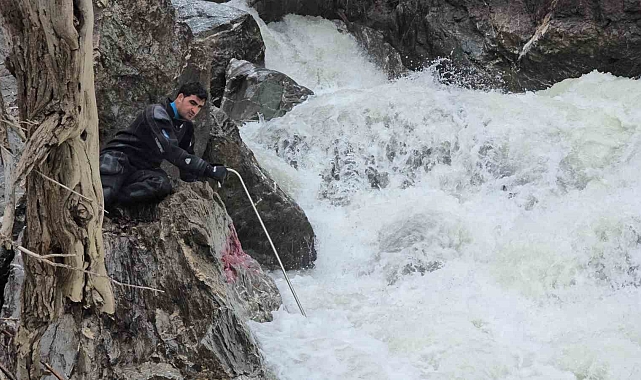 Hakkari&#039;de Kayıp Feleknaz Keskin&#039;i Arama Çalışmaları 4. Günde de Sonuçsuz Kaldı