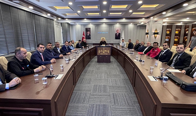 Iğdır&#039;da Bayram Mesaisi: Vali Turan Başkanlığında 2025 Projeleri Masaya Yatırıldı