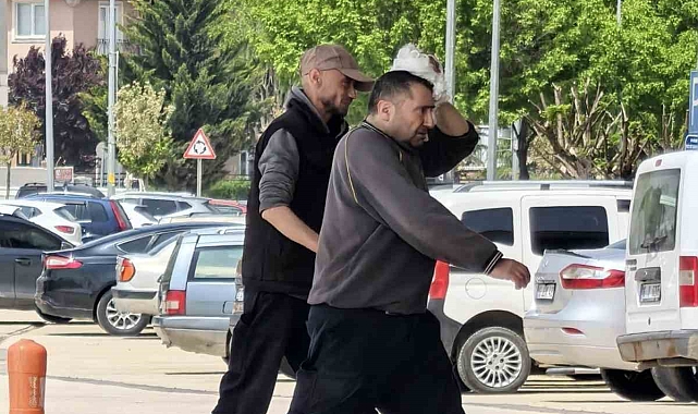 İnegöl OSB&#039;de İş Kazası: Başına Demir Profil Düşen İşçi Yaralandı