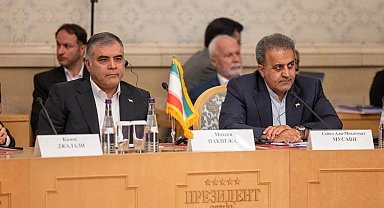 İran ve Rusya'dan 4 Milyar Dolarlık Petrol Anlaşması: Stratejik İş Birliği Güçleniyor