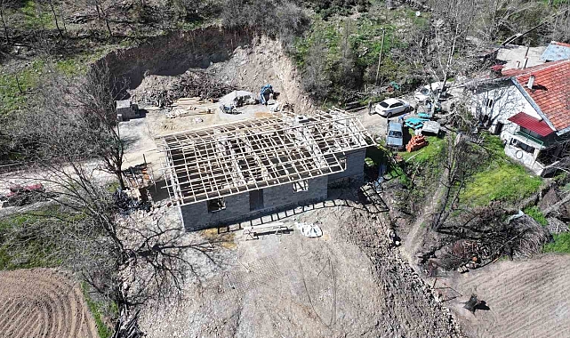Isparta Belediyesi&#039;nden Uzak Köye Vefa Eli: Yangında Evini Kaybeden Havva Nine Yeni Yuvasına Kavuşuyor