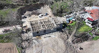 Isparta Belediyesi'nden Uzak Köye Vefa Eli: Yangında Evini Kaybeden Havva Nine Yeni Yuvasına Kavuşuyor