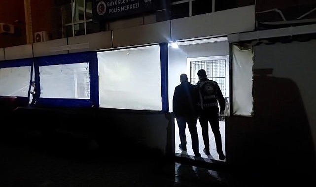 İstanbul&#039;da Yol Kavgası Kamerada: Sürücüye Ceza Yağdı