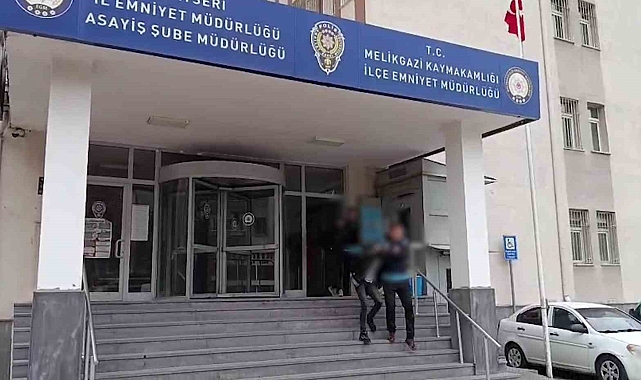 Kayseri&#039;de Gasp ve Silahlı Tehdit Zanlıları Tutuklandı