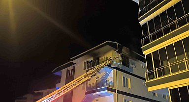 Kırşehir'de Apartman Yangını Paniğe Neden Oldu: 3 Kişi Dumandan Etkilendi