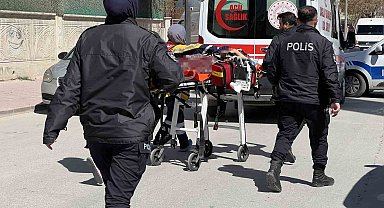 Konya'da Aile İçi Kavga Kanlı Bitti: Koca Karısını Bıçakladıktan Sonra Kendini Yaraladı