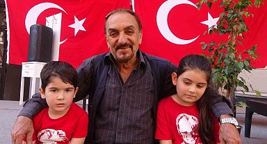 Marmaris'in 23 Nisan Geleneği: 105. Sokak 'Bayram Dede'nin Eseriyle Yine Şenleniyor
