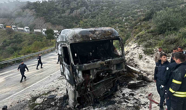 Milas-Labranda Yolunda Feci Kaza: Maden Tırı Yandı, Sürücü Hayatını Kaybetti