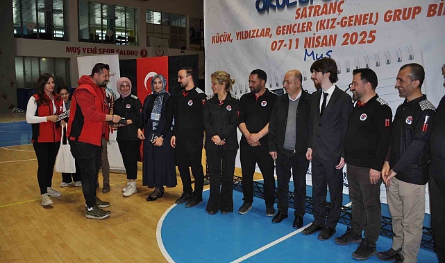 Muş&#039;ta Okul Sporları Satranç Grup Birinciliği Coşkuyla Sona Erdi