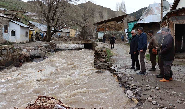 Oltu&#039;da Dümbüllü Deresi Taştı: Geçen Yaz Yapılan Taşkın Korumalar Zarar Gördü