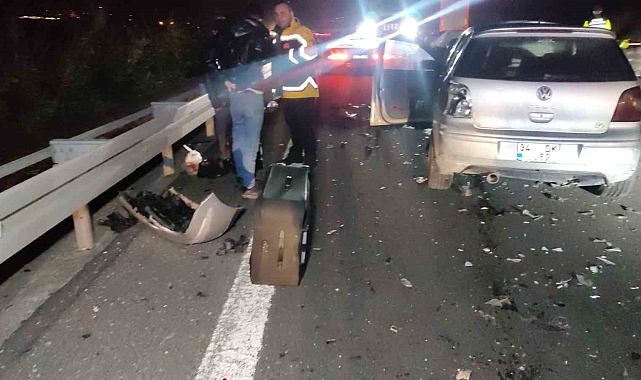 Otoyolda 4 araç çarpıştı: 1 ölü, 7 yaralı