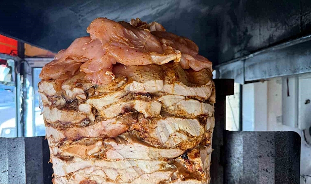Pişmiş Döner Üzerine Çiğ Tavuk Uyarısı: Ölümcül Risk Taşıyor