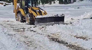 Safranbolu'da Yaylada Kara Saplanan Vatandaş ve Hayvanları Kurtarıldı