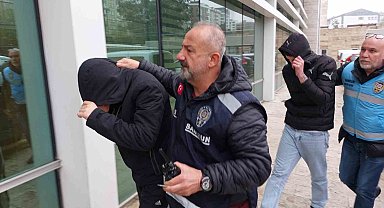 Samsun'da Okulda Öğretmene Bıçaklı Saldırı: 2 Şüpheli Adliyede