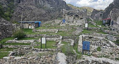 Şavşat Kalesi havadan görüntülendi