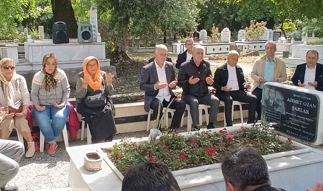 Şehit Üsteğmen Ozan Şarlak mezarı başında dualarla anıldı