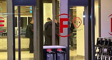 Sırrı Süreyya Önder Kalp Rahatsızlığı Nedeniyle Hastaneye Kaldırıldı