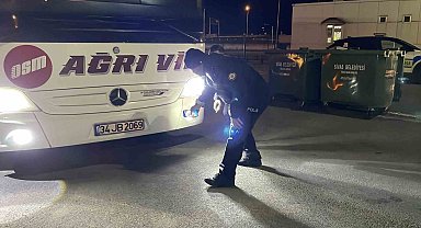 Sivas'ta Otobüs Şoförünün İhbarı Korkunç Gerçeği Ortaya Çıkardı: Karayolunda Parçalanmış Ceset Bulundu
