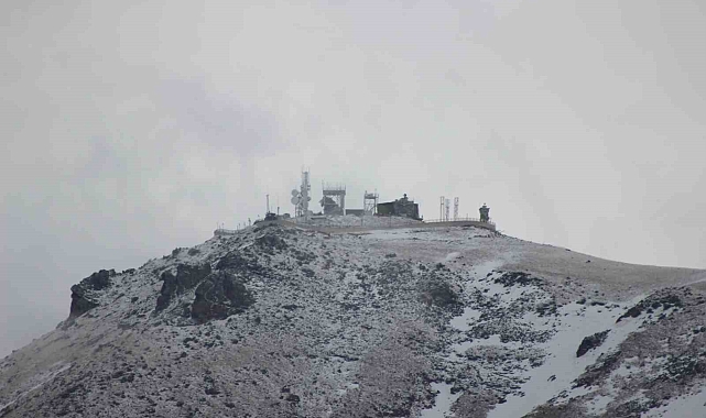 Van Muradiye&#039;deki NATO Radar Üssünde Fırtına Felaketi: Küre Yerinden Söküldü