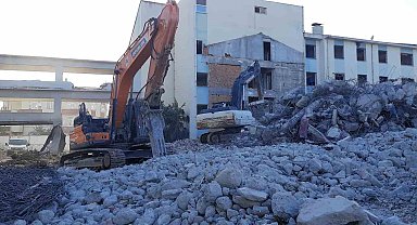 Vezirköprü'de Eski Devlet Hastanesi Yıkılıyor, Yerine Modern Sağlık Kompleksi Geliyor