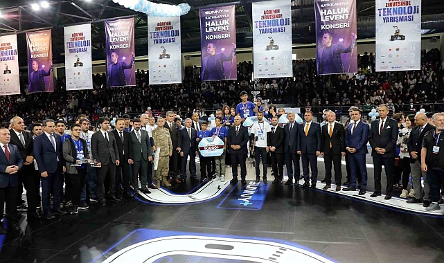 14 ilden gelen öğrenciler Ağrı&#039;da teknoloji için yarıştı