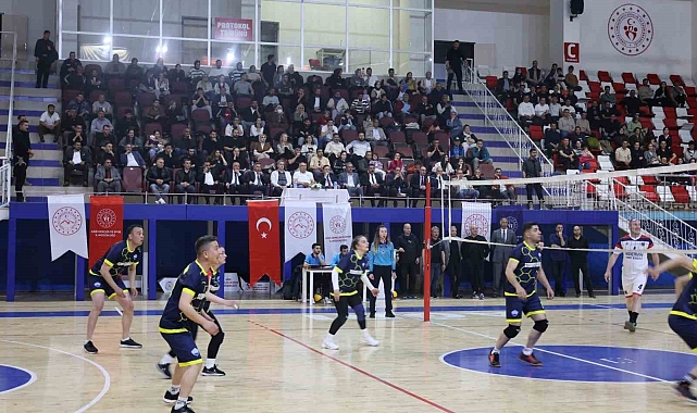 Ağrı&#039;nın Dev Voleybol Turnuvası Şampiyonunu Buldu: Ağrı Adalet Zirvede