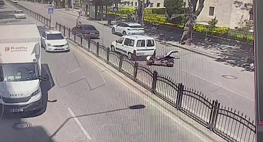 Amasya'da Cep Telefonuna Bakan Motosiklet Sürücüsü Kaza Yaptı: O Anlar Kamerada